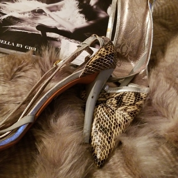 Shoes - Picture 4 of 7